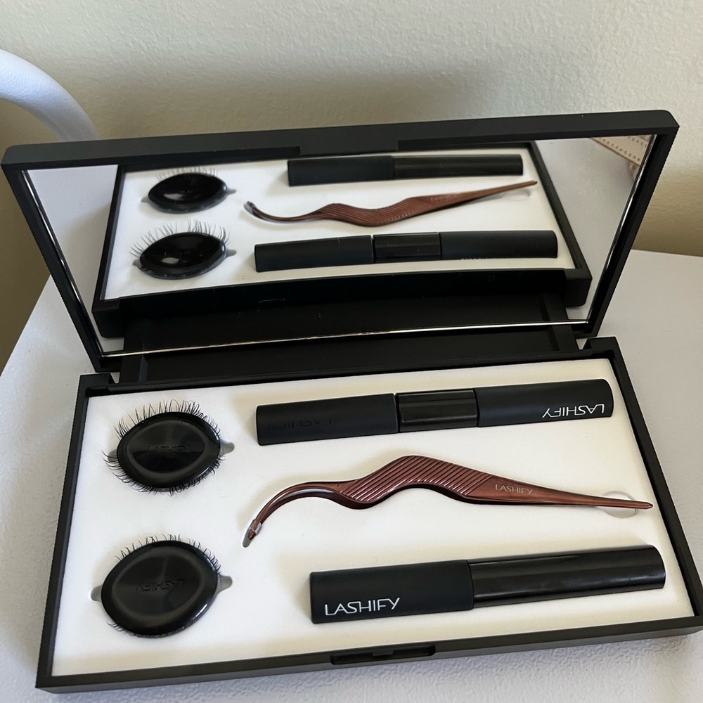 Lashify Kit and B14 lashes